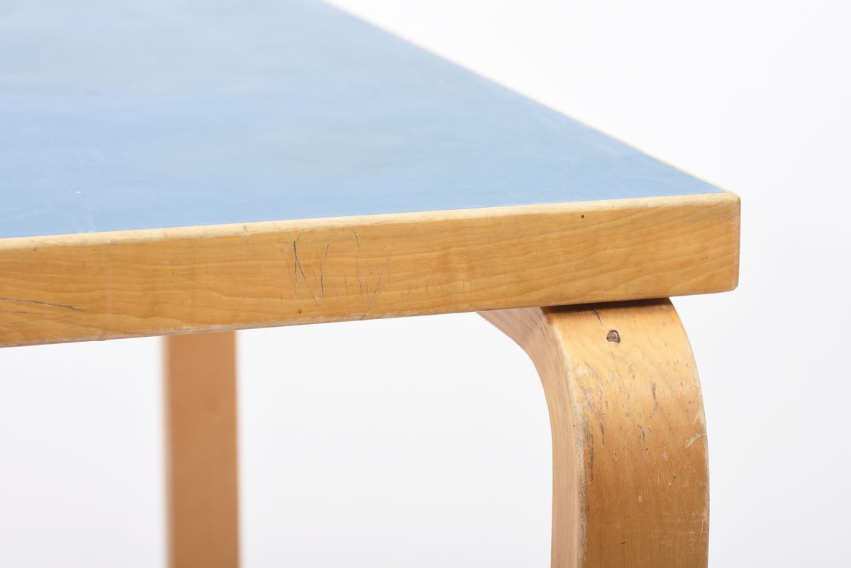 Aalto Alvar table linoleum blue 01