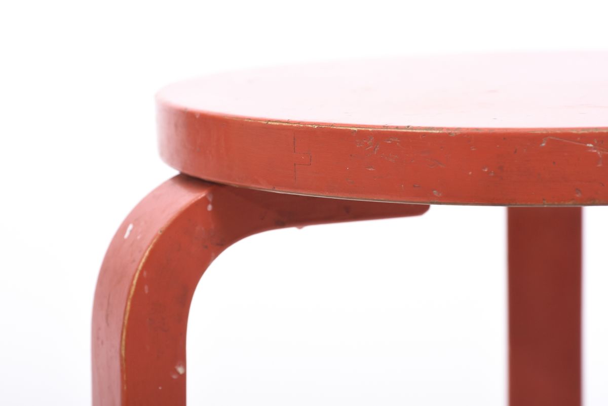 Aalto Alvar stool 60 red paitn 01