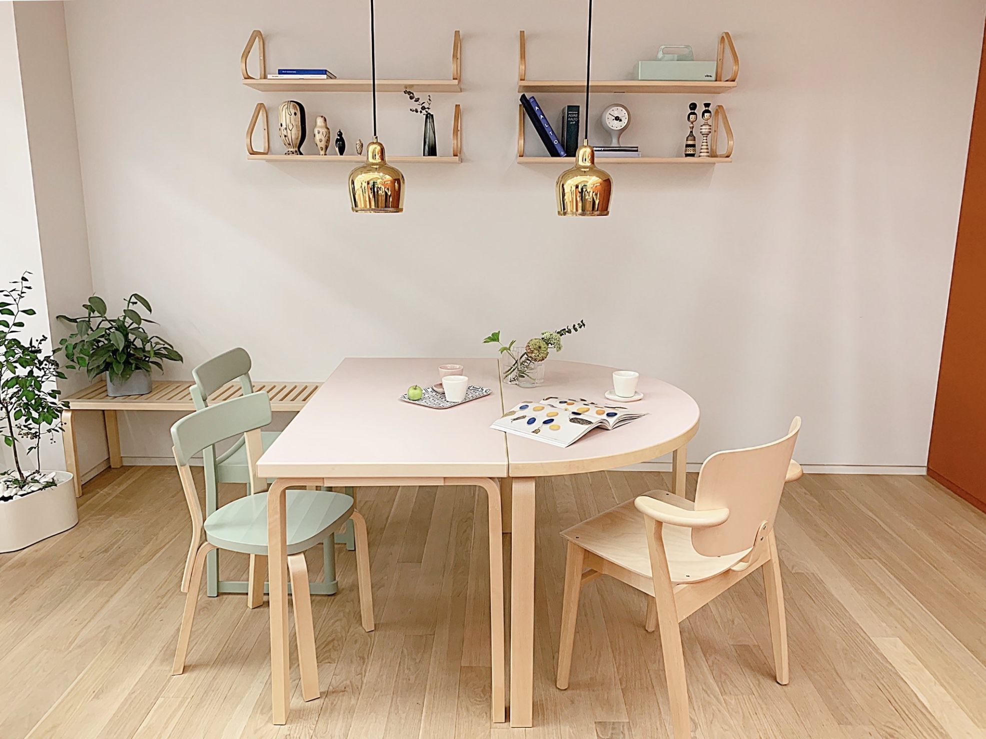 Artek アアルトテーブルをあなたの暮らしに