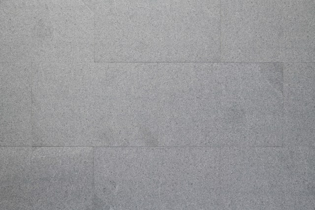 artisanexterior image upload c_limit,f_auto,w_640 v1773624363 Artisan_Exterior_Highland_Grey_Granite_minvml