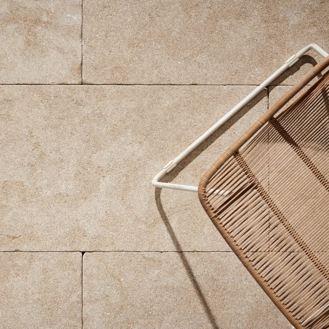 artisanexterior image upload c_limit,f_auto,w_640 v1787903053 artisan_exterior_ranta_limestone_1_thumbnail
