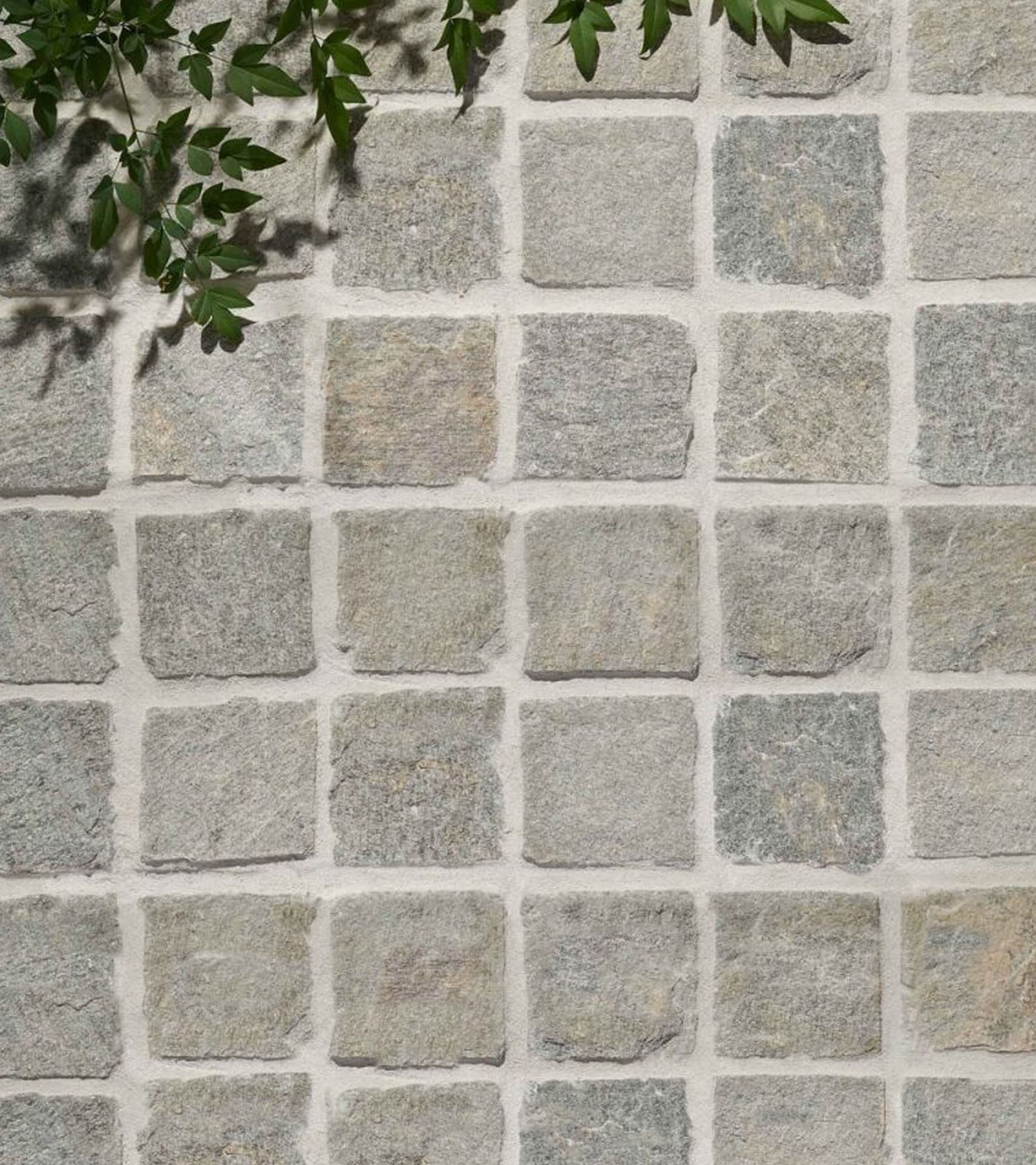 Arkkia Split Loose Cobblestone Plant Prop