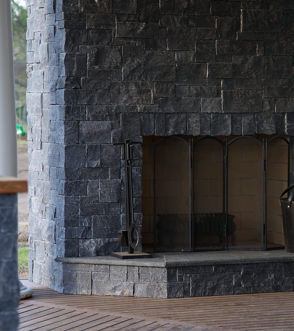 artisanexterior image upload c_limit,f_auto v1777960564 Artisan_Exterior_Noir_Modular_Cladding_Hero_Crop_bgdvri