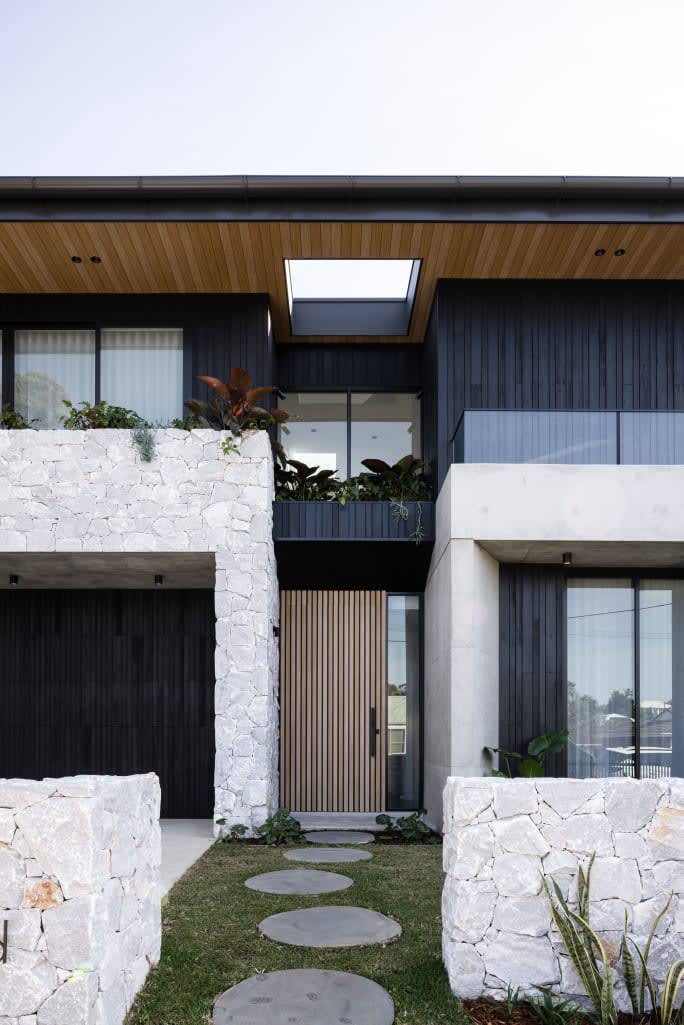 artisanexterior image upload c_limit,f_auto v1787027246 copy_of_luna_cladding_montera_pavers_nero_project_1a_gallery_image