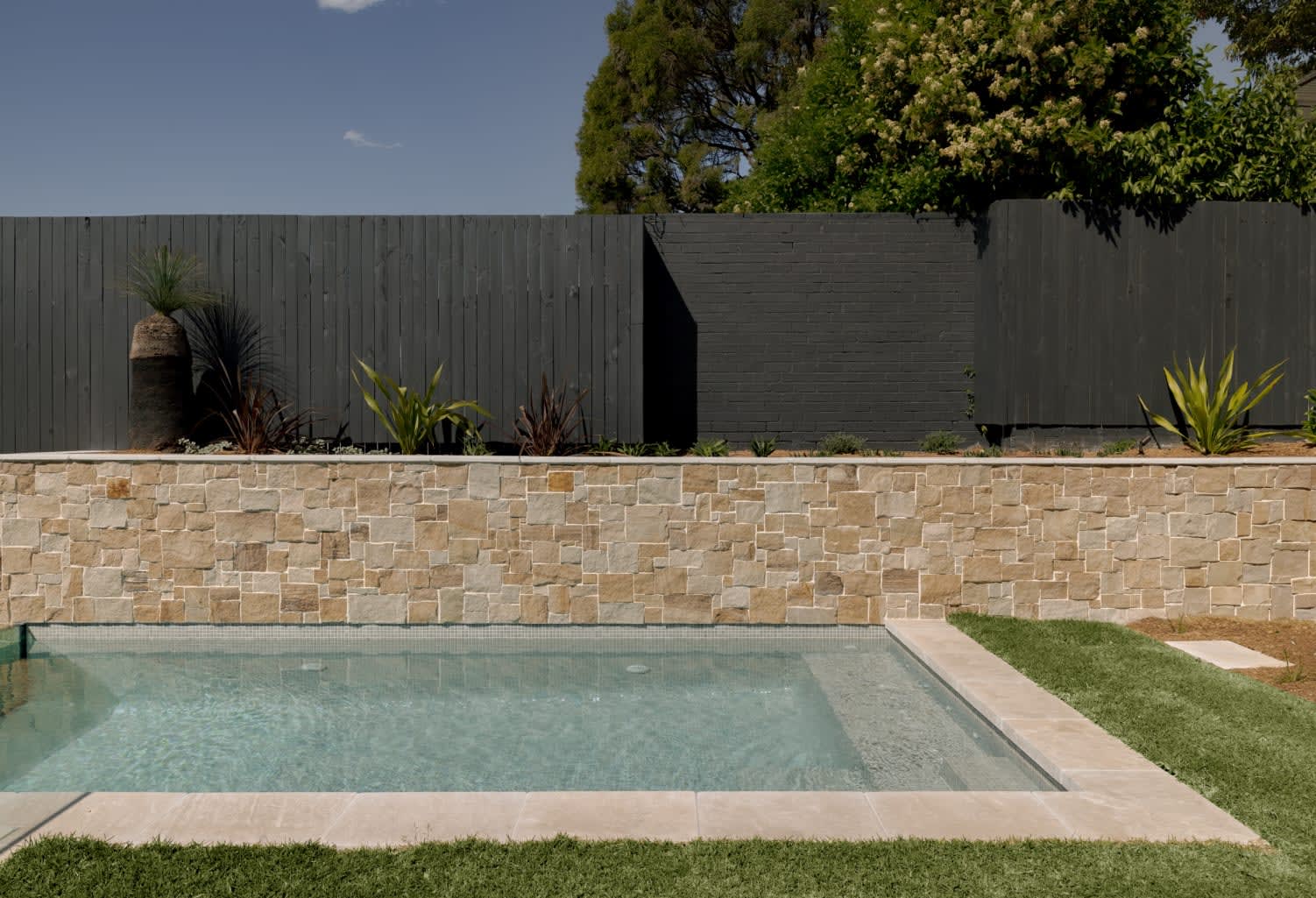 artisanexterior image upload c_limit,f_auto v1787039711 copy_of_ridge_cladding_and_devonport_pool_lr_1_cammeray_gallery_image