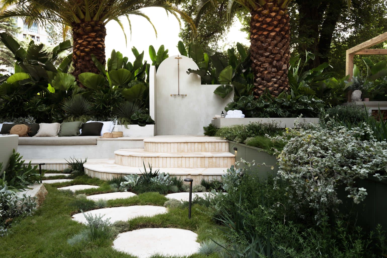artisanexterior image upload c_limit,f_auto v1787704070 alentaa_cobblestones__pavers_melbourne_design_show_homepage_crop