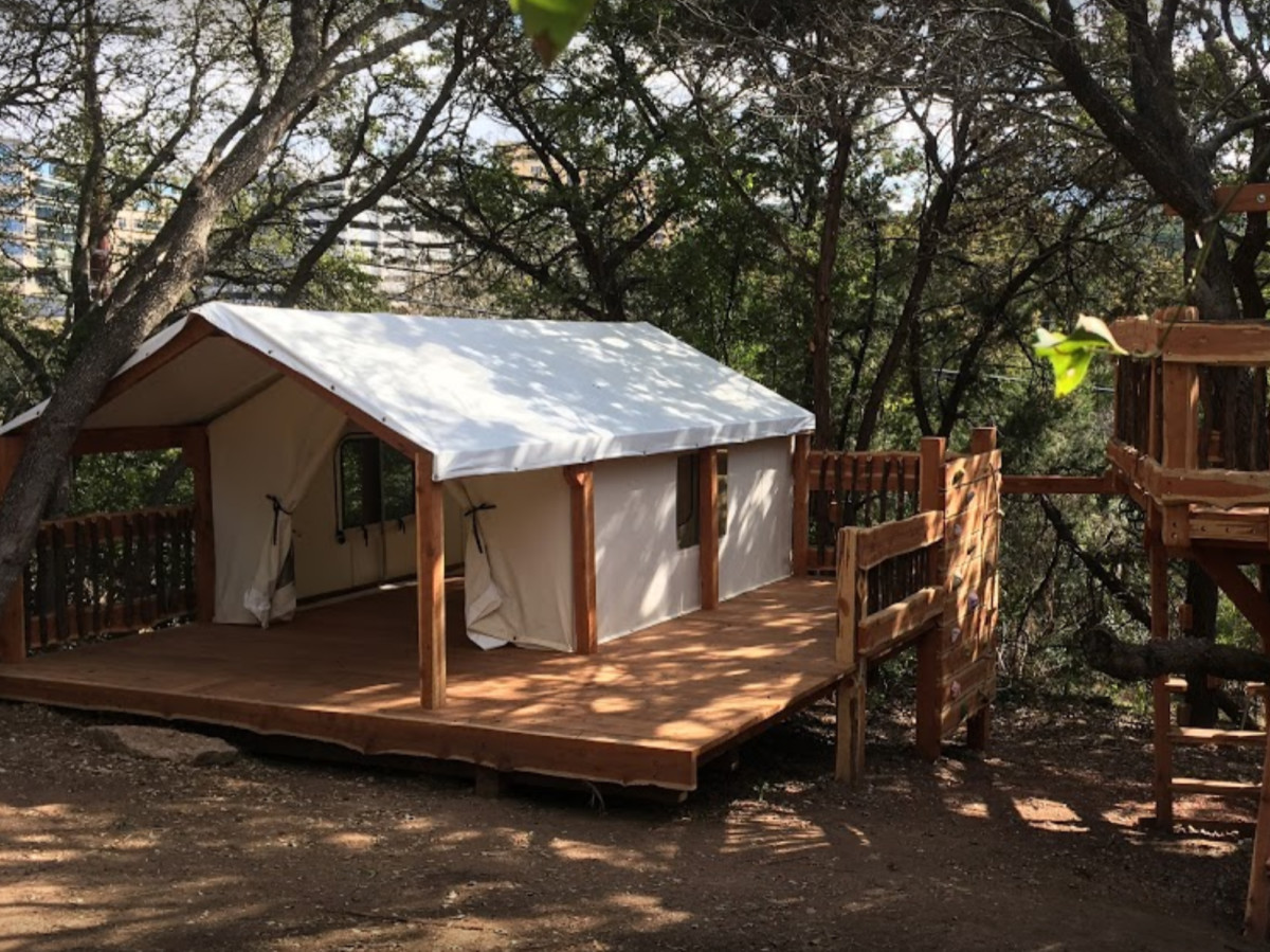tent by giraffe ~ 