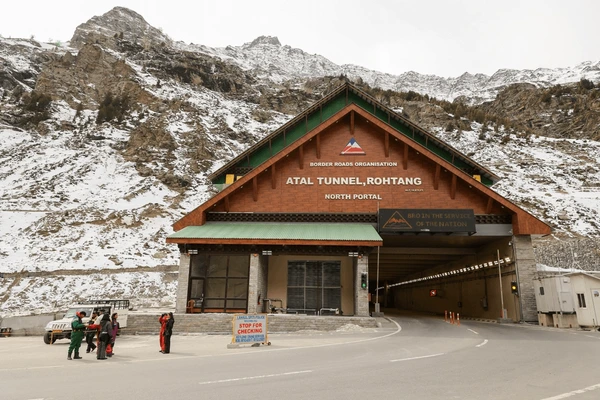 Atal Tunnel Manali cab service