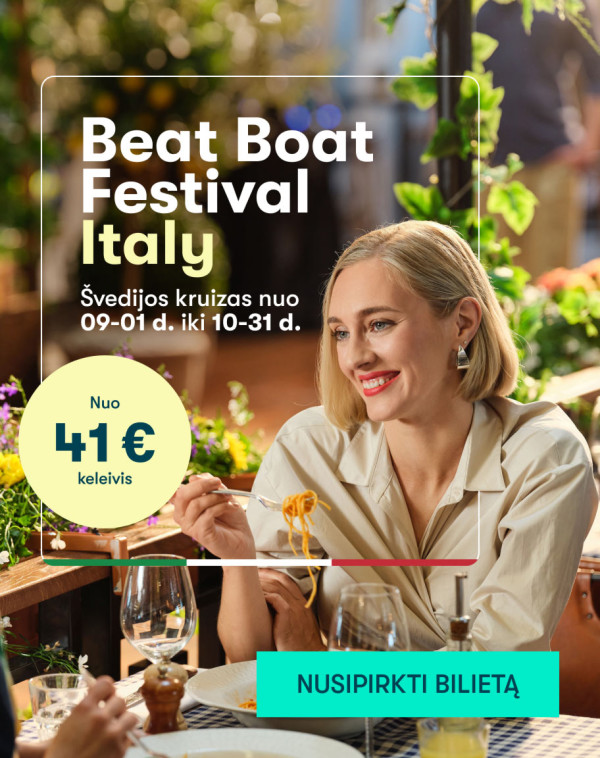 Moteris valgo pastą