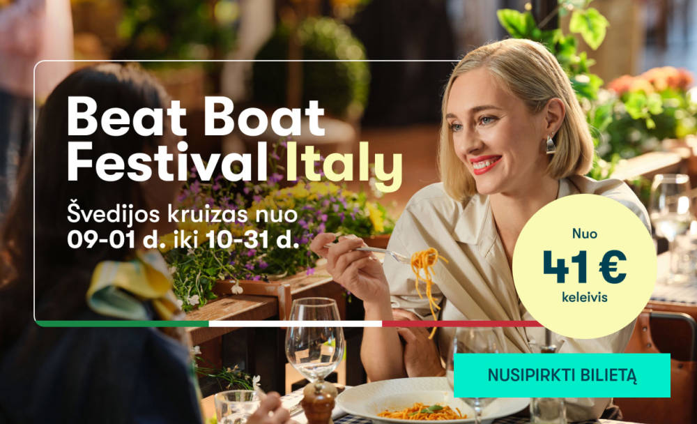 Moteris valgo pastą