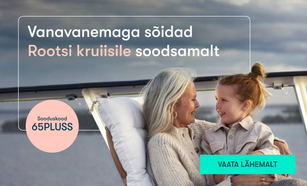 Vanaema koos oma lapselapsega laeva tekil