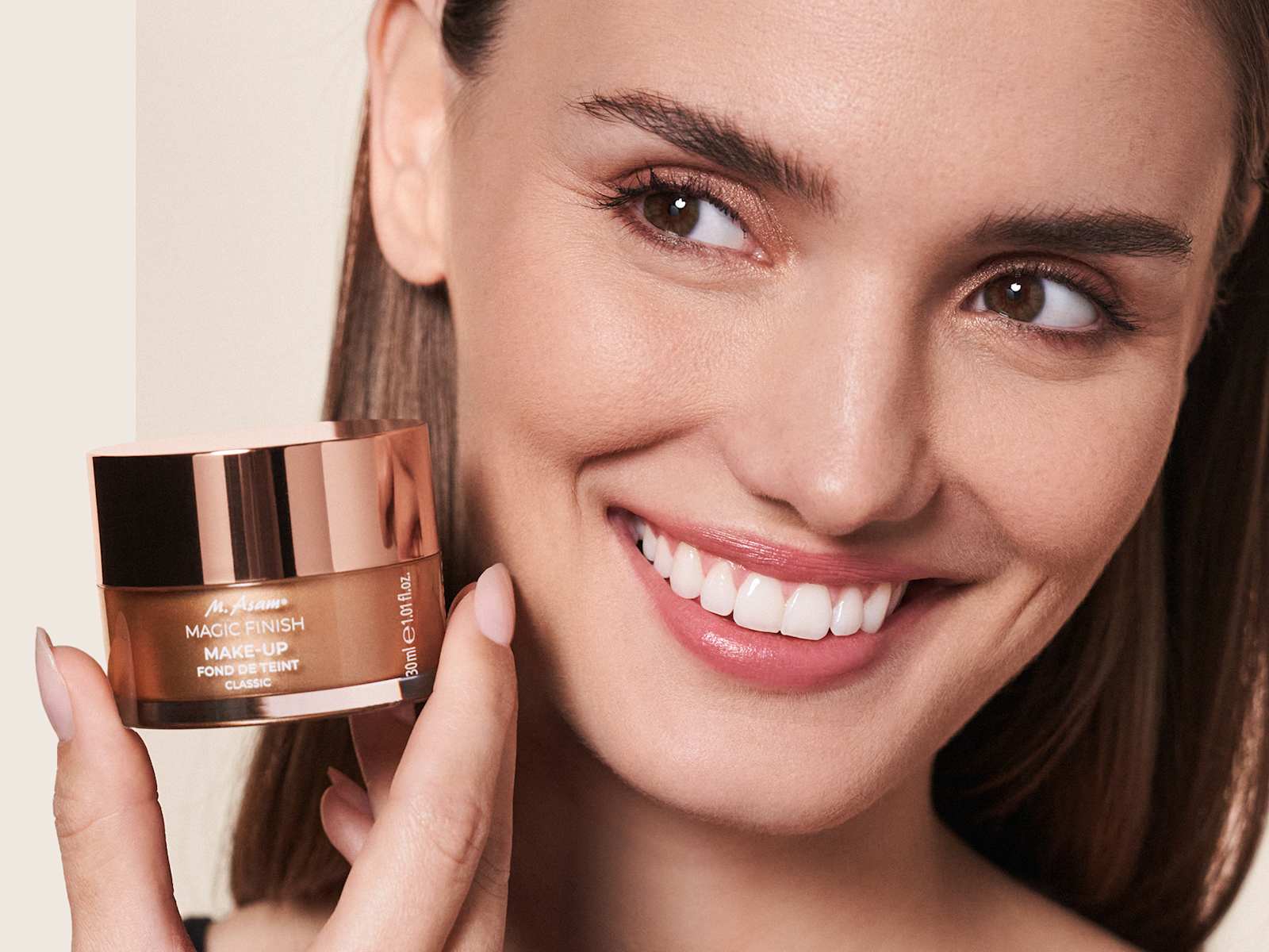 Beauty-Porträt mit M. Asam MAGIC FINISH Mousse im Tiegel
