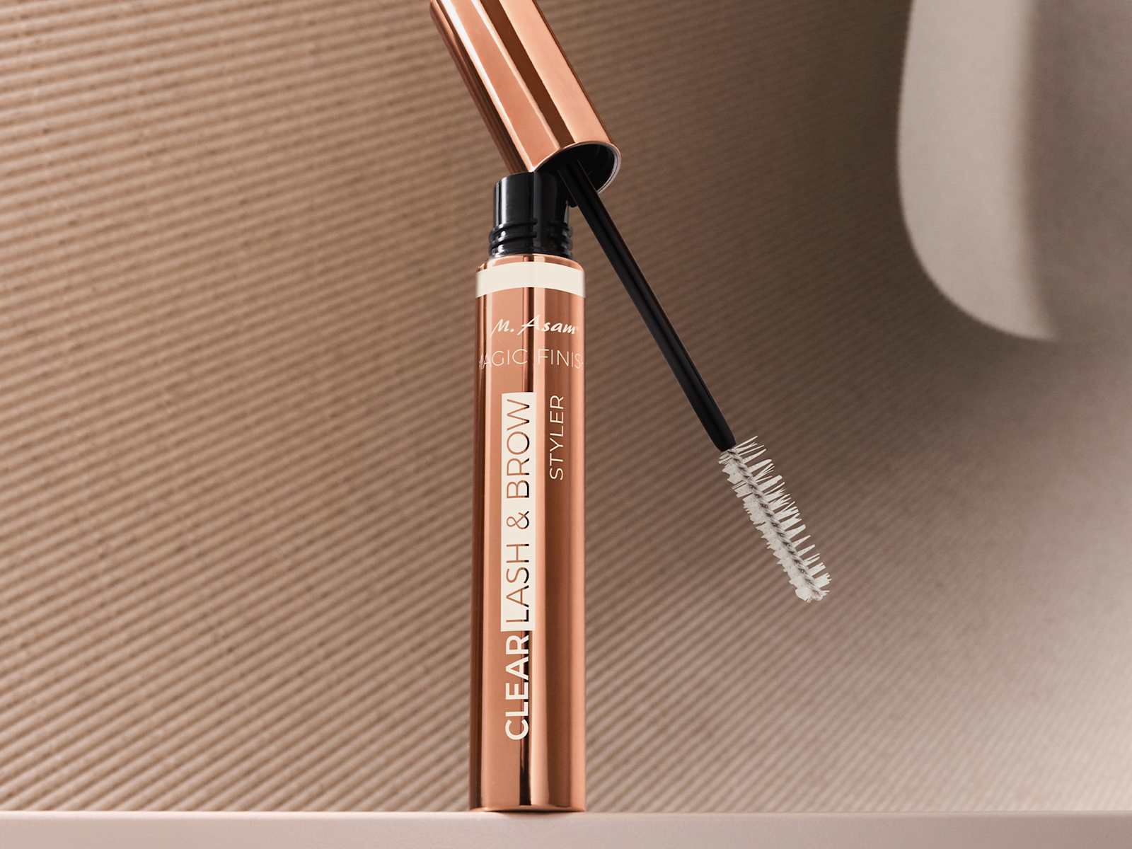 Lash & Brow Styler avec capuchon ouvert
