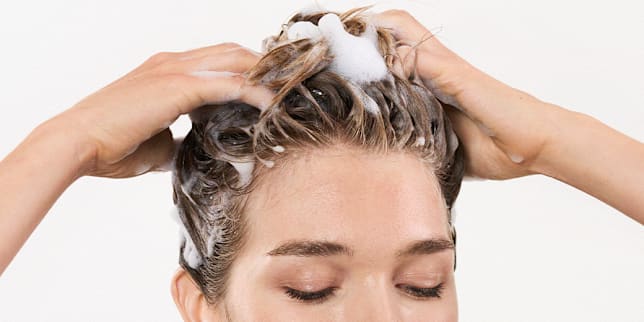 ahuhu DEEP CLEANSE prend soin des cheveux de manière intensive