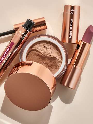 Set aus Make-up Mousse, Lippenstift und Mascara