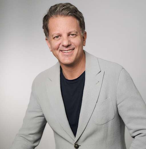 Portraitaufnahme von Marcus Asam, Geschäftsführer von asambeauty.