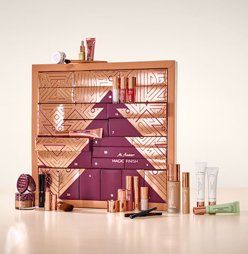 Beauty-Adventskalender als Produktbild mit Schubladen und geometrischem Muster in Violett