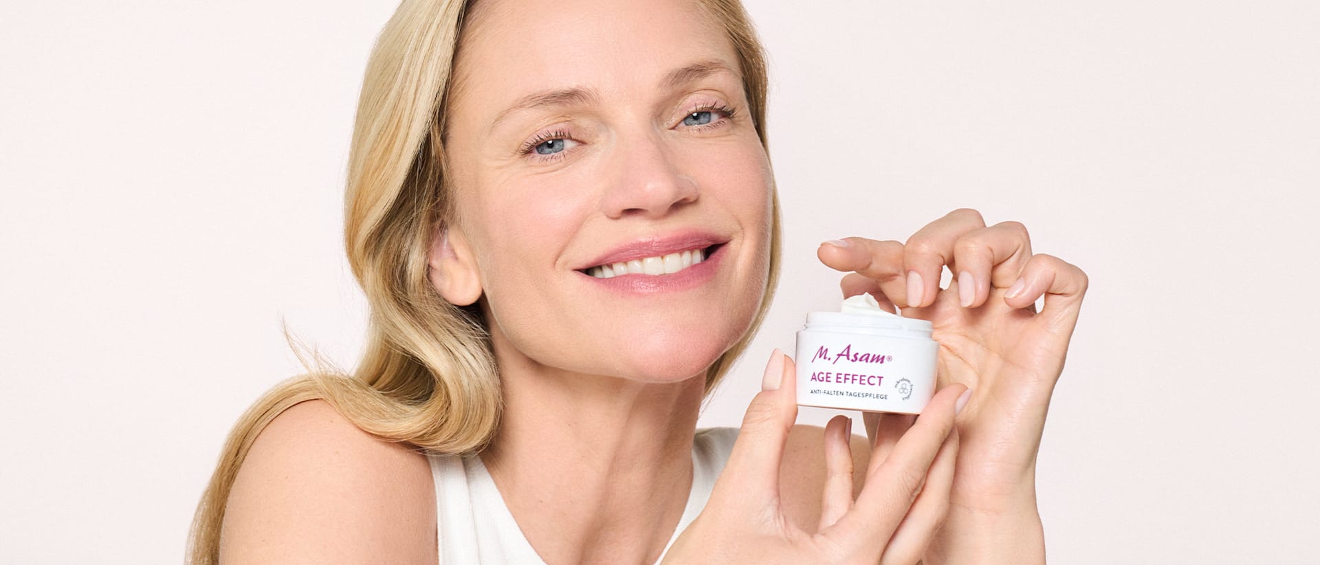 45737 Tagescreme mit Model