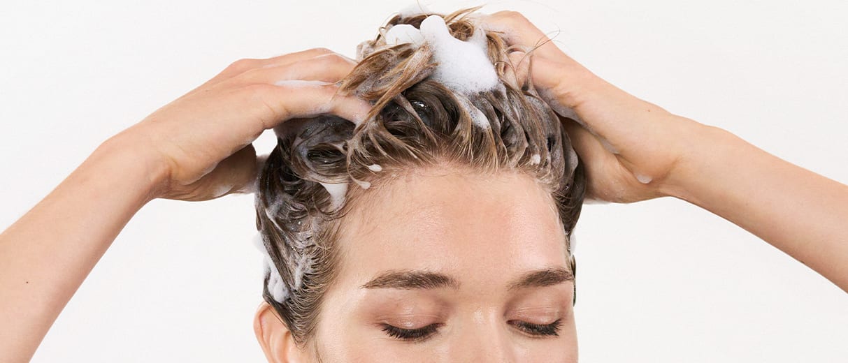 ahuhu DEEP CLEANSE prend soin des cheveux de manière intensive