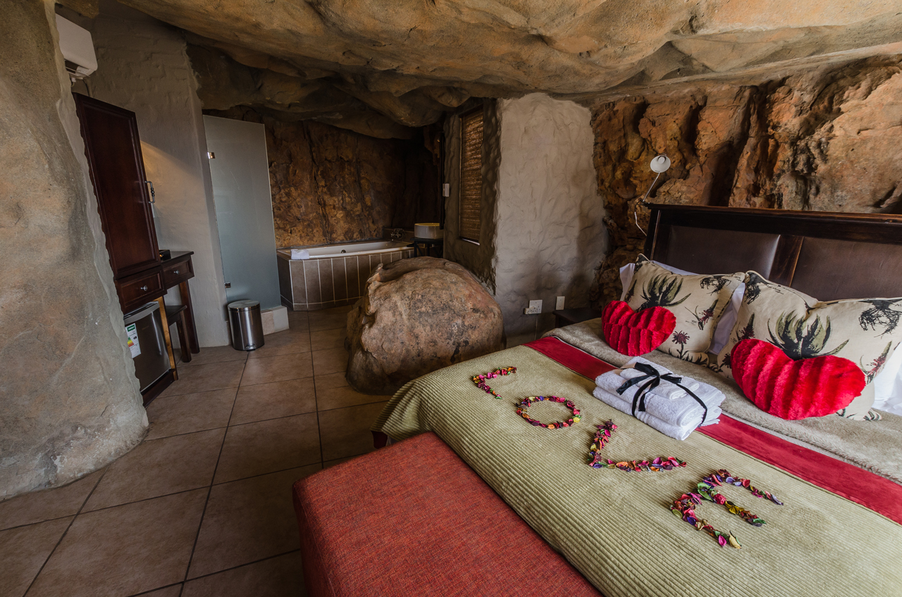 Romance in Kagga Kamma : May '20 - Aug '20 - travel_package images