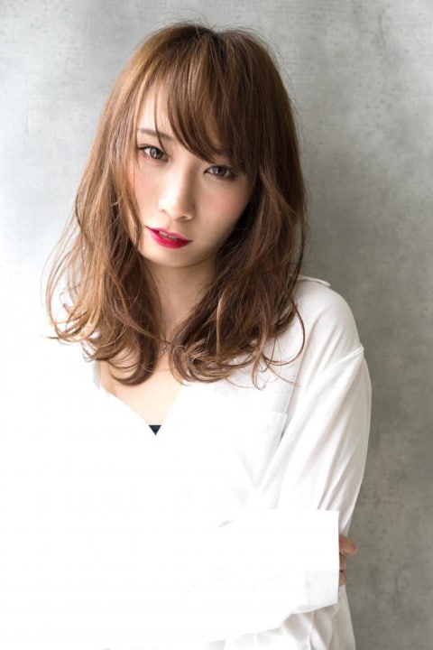 軽め前髪のヘアカタログ一覧 ヘアサロン 美容院 Ash オフィシャルサイト