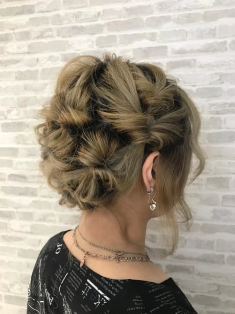 アレンジ ショートヘア 結婚式アレンジ くるりんぱのヘアカタログ一覧 ヘアサロン 美容院 Ash オフィシャルサイト