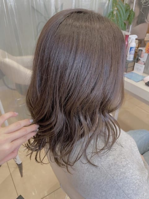 プレミアムカラー モノトーンカラー グレージュ 大人っぽヘアのヘアカタログ一覧 ヘアサロン 美容院 Ash オフィシャルサイト
