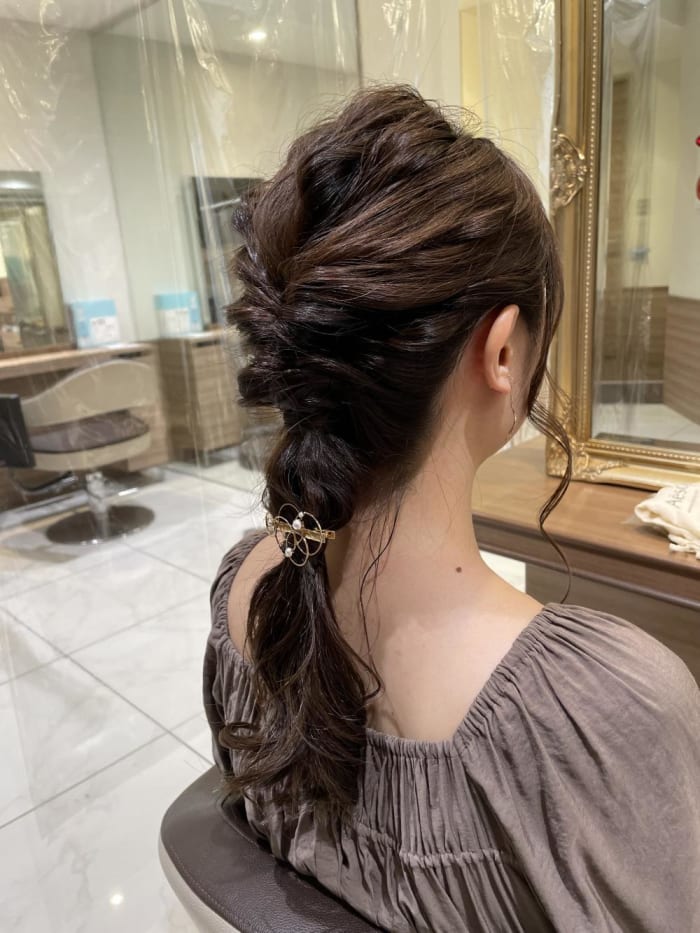 雨の日も大丈夫 結婚式のお呼ばれヘアcollection コラム Ash 十日市場店 佐藤 あき Ash オフィシャルサイト 雨の日も大丈夫 結婚式のお呼ばれヘアcollection コラム Ash 十日市場店 佐藤 あき Ash オフィシャルサイト