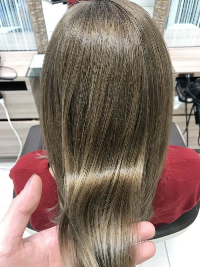 美容室でのシャンプーは必要なの 美容室でシャンプーする理由 ワケ コラム Ash 高円寺店 山口 直人 Ash オフィシャルサイト