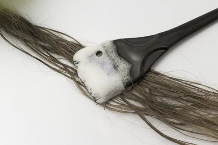 白髪を抜くとどうなるのか コラム Ash 新子安店 加曽利 那由他 Ash オフィシャルサイト