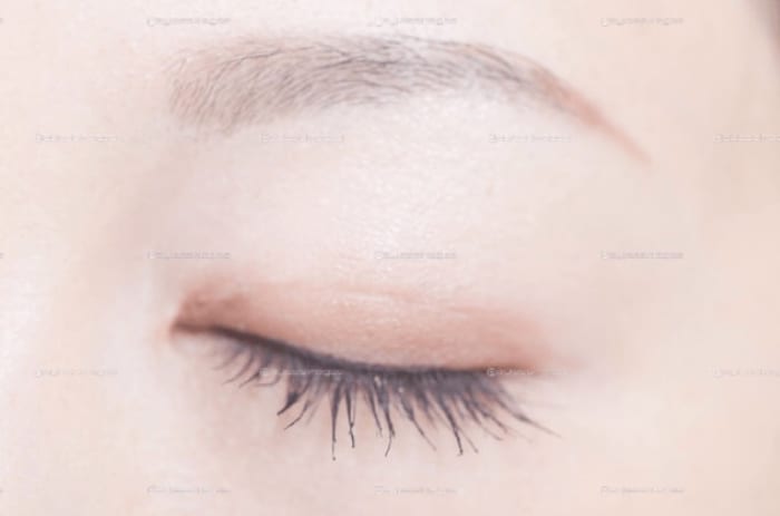 マスクメイクで人気急上昇 最先端まつげ美容液 Lash Addict コラム Ash 都立大学店 満岡 夢歩 Ash オフィシャルサイト