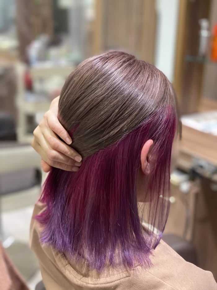 インナーカラーでブルーからピンクのグラデーション｜ヘアカタログ Ash