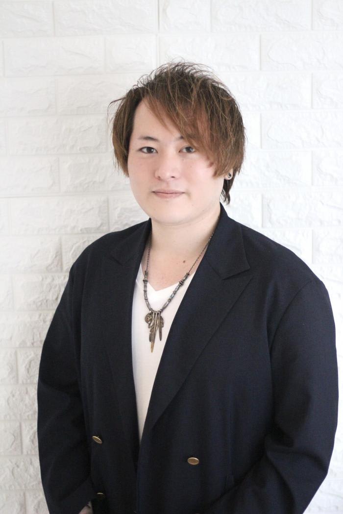 綺麗に染めるスペシャリスト カラー指名ｎｏ１ 綺麗に染めたい方 最新イルミナカラーならお任せください Ash 高幡不動店 高橋 亮太