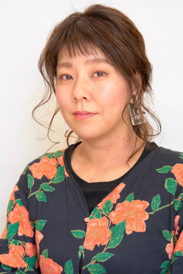クセ毛 多毛などでお悩みの方は一度ご相談下さい お客様のライフスタイルに寄り添ったスタイル提案を得意としています Ash 元住吉店 内田 弥生 クセ毛 多毛などでお悩みの方は一度ご相談下さい お客様のライフスタイルに寄り添ったスタイル提案を得意としています Ash 元住吉店 内田 弥生