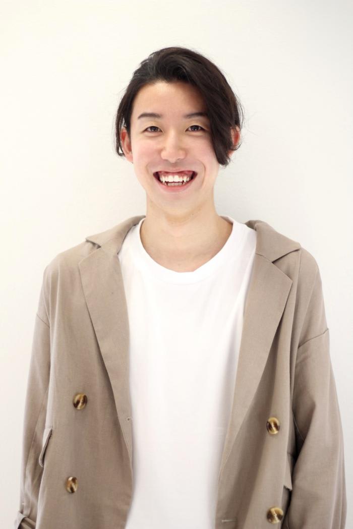 僕が今一番心がけていることは 来ていただいたお客様に満足していただけるように そしてまたご来店いただけるような接客 技術をすることです ヘッドスパに特に自身があります きっと満足していただけるリラクゼーションタイム を提供できると思いますのでぜひ僕に