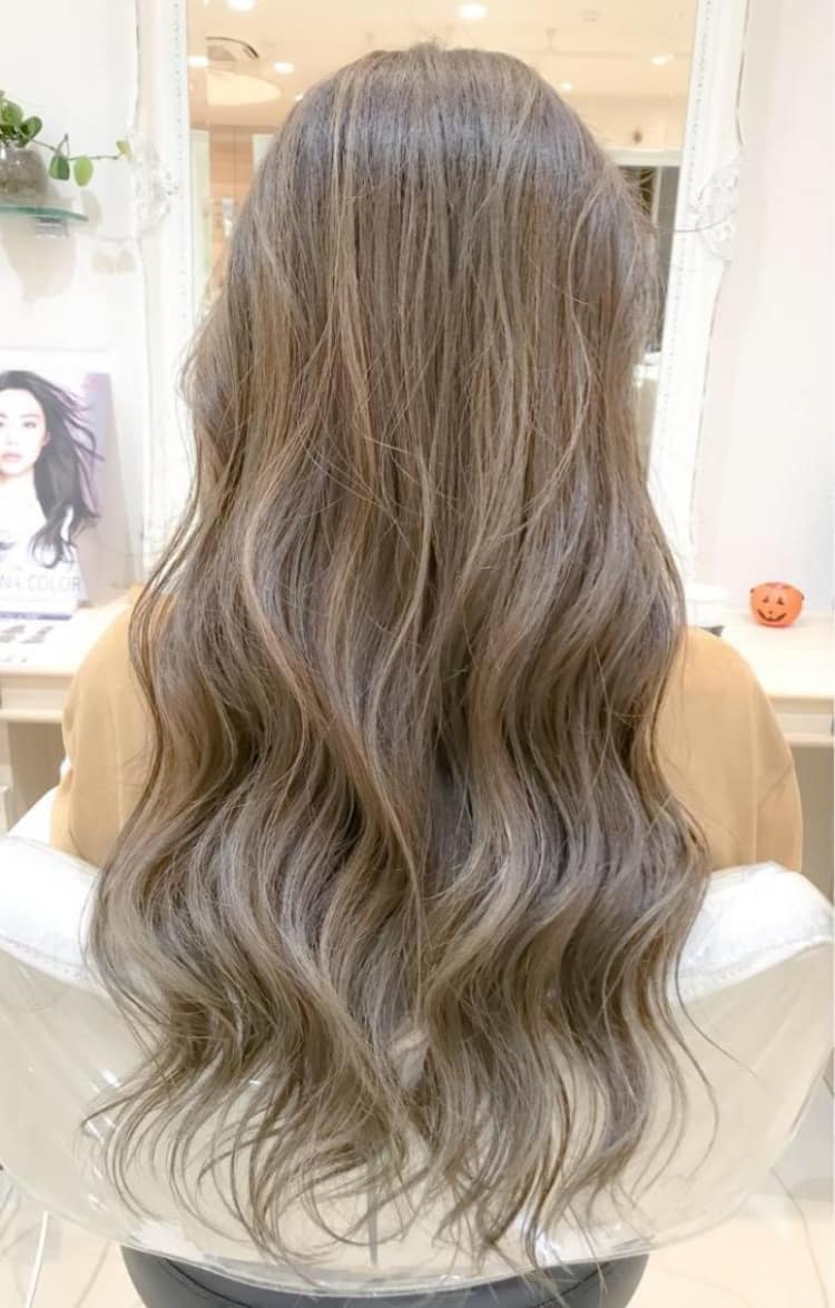 グレージュ ハイライト ヘアカタログ Ash 三ツ境店 松本 亮 ヘアサロン 美容院 Ash オフィシャルサイト