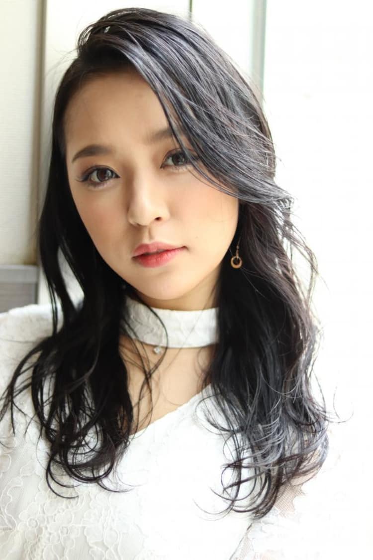 黒髪ロングもゆるパーマで柔らかな印象に ヘアカタログ ヘアサロン 美容院 Ash オフィシャルサイト