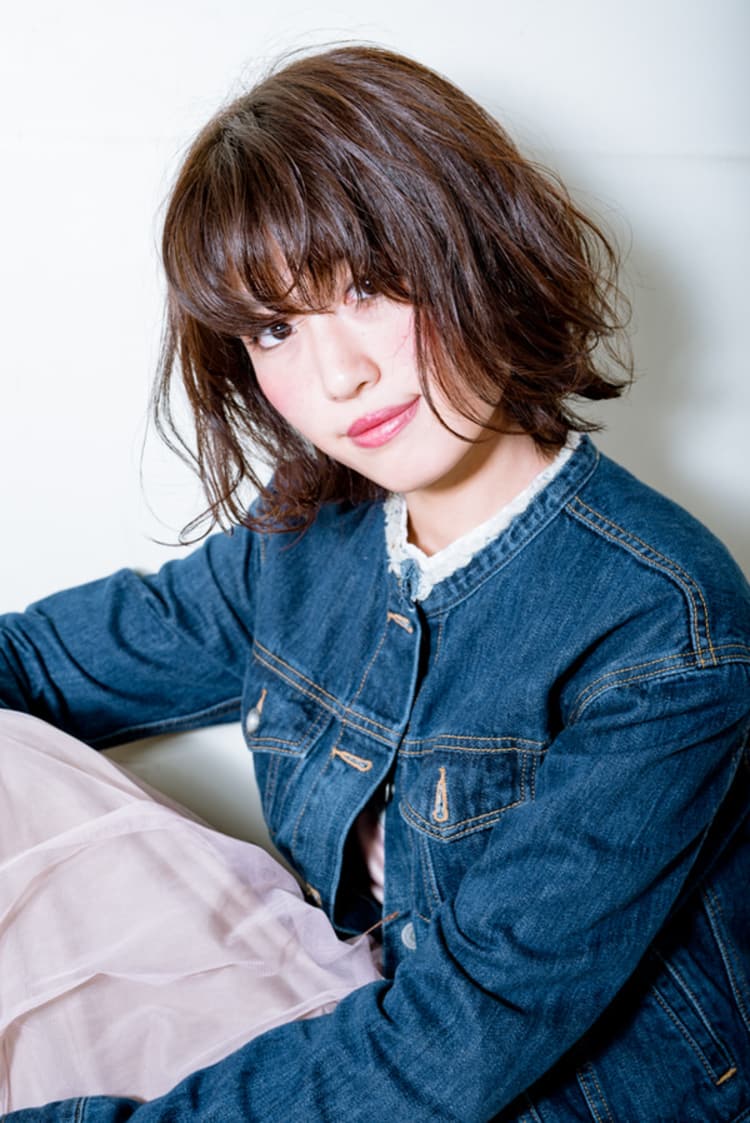 外ハネパーマのレイヤーボブ ヘアカタログ ヘアサロン 美容院 Ash オフィシャルサイト