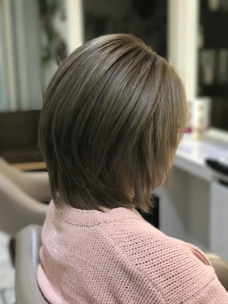 ショートレイヤー カーキグレージュ ヘアカタログ Ash 戸田公園店 花木 洋斗 ヘアサロン 美容院 Ash オフィシャルサイト