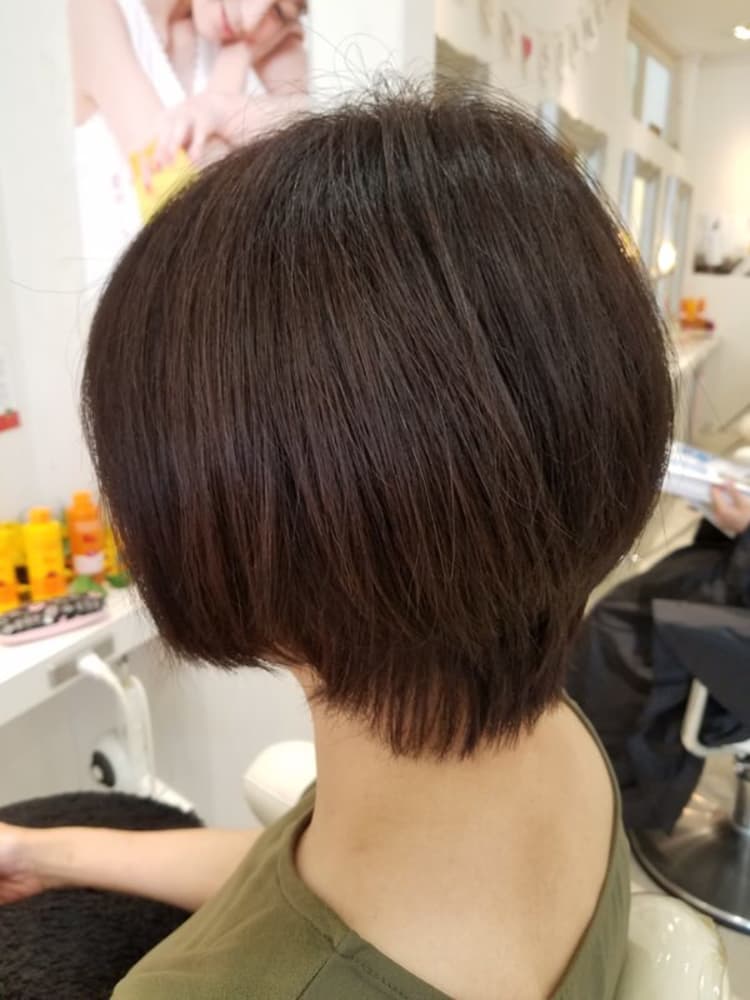 白髪も染まる艶カラー ブルーアッシュブラウン ショートボブ ヘアカタログ Ash 南万騎が原店 渡辺 侑樹 ヘアサロン 美容院 Ash オフィシャルサイト