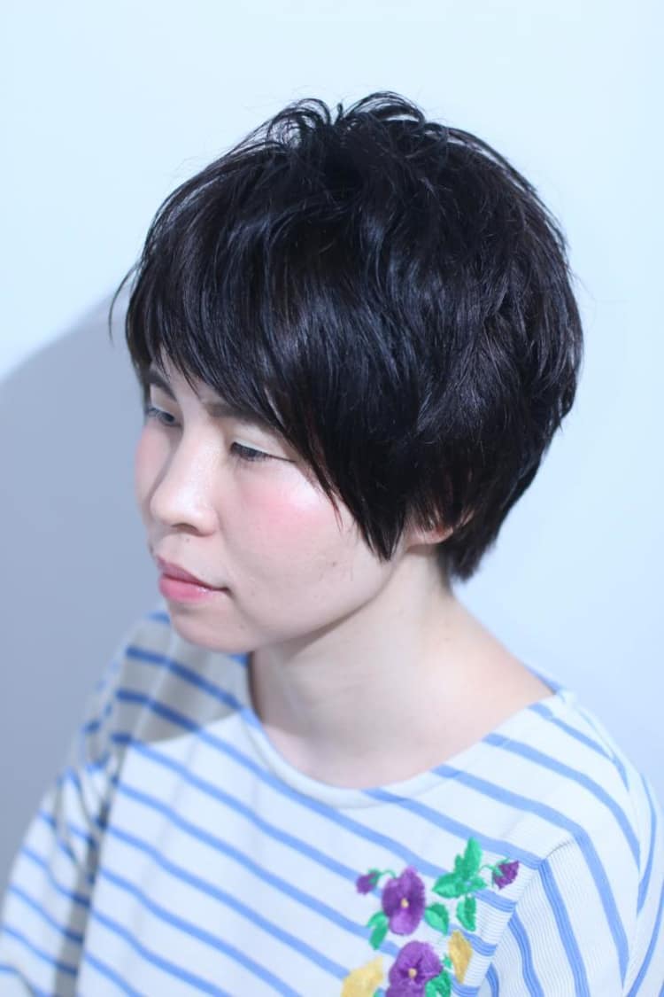 思い切った短めバングで個性派ショート ヘアカタログ ヘアサロン 美容院 Ash オフィシャルサイト