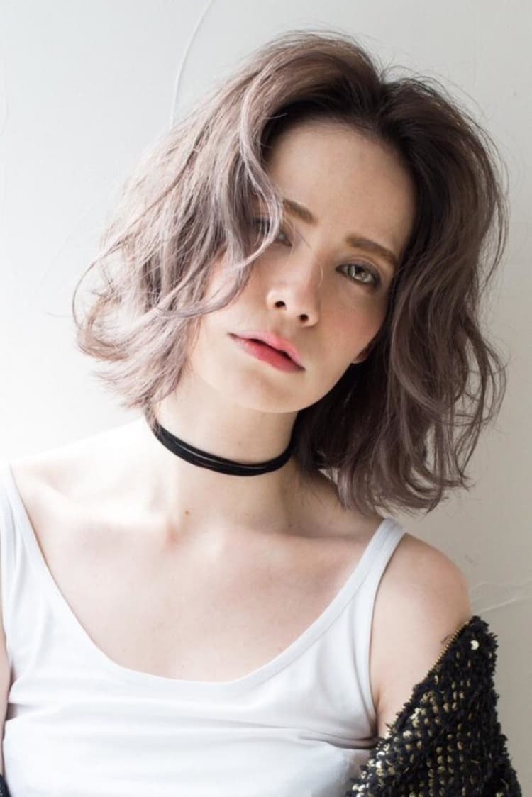 外国人風×ボブ×グレージュ×センター分け｜ヘアカタログ Ash 祐天寺店 山田 涼一｜ヘアサロン・美容院｜Ash オフィシャルサイト