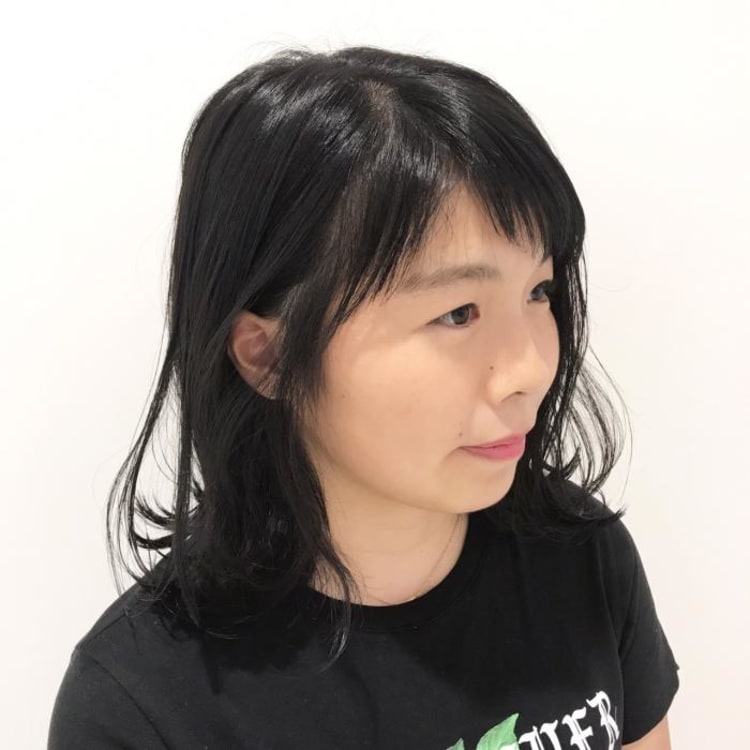 黒髪の学生でもオシャレでかわいい外ハネスタイル ヘアカタログ ヘアサロン 美容院 Ash オフィシャルサイト