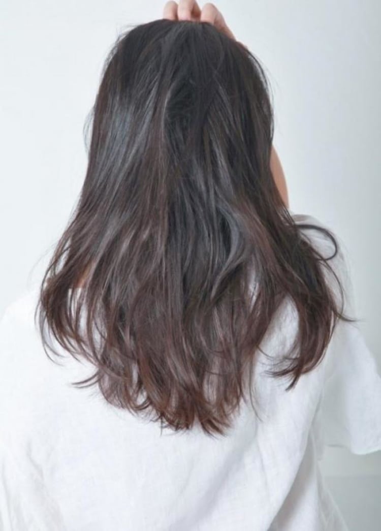 暗髪 ダークグレージュで外国人風 ヘアカタログ ヘアサロン 美容院 Ash オフィシャルサイト