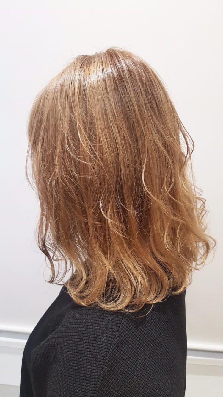 ハイトーンミディアムレイヤー ヘアカタログ Ash 笹塚店 Ash 笹塚店 ヘアサロン 美容院 Ash オフィシャルサイト