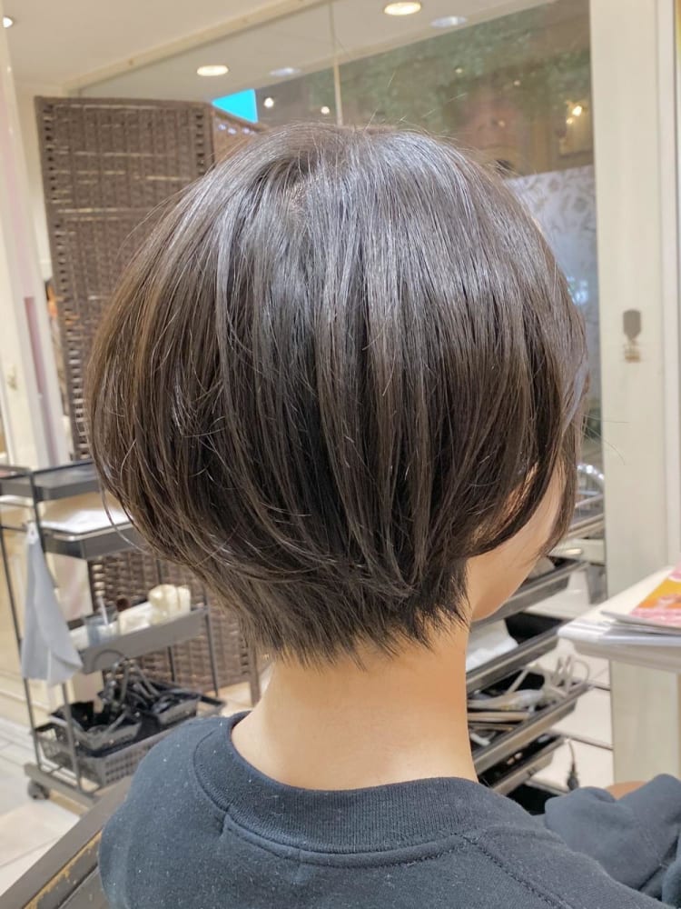 丸みショートボブ ヘアカタログ Ash 中目黒店 金井 佳祐 ヘアサロン 美容院 Ash オフィシャルサイト