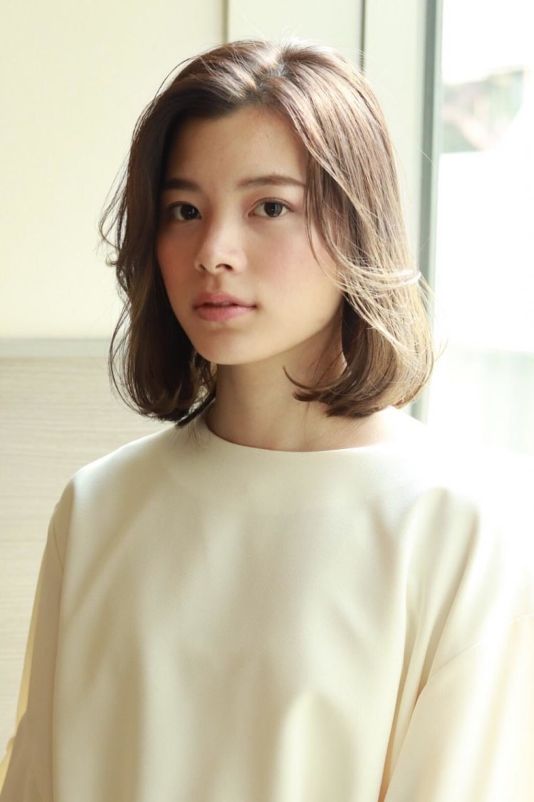 大人かきあげバング ミディアムストレート ヘアカタログ ヘアサロン 美容院 Ash オフィシャルサイト