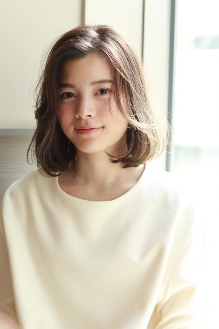 大人かきあげバング ミディアムストレート ヘアカタログ ヘアサロン 美容院 Ash オフィシャルサイト