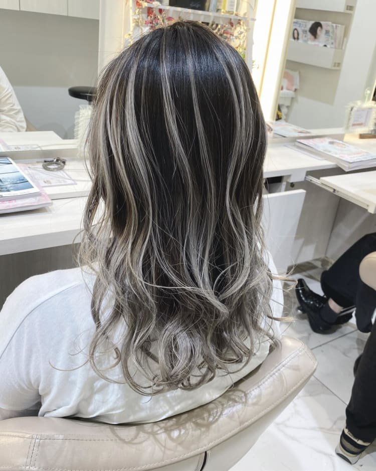 ホワイトグレージュバレイヤージュ ヘアカタログ Ash 大宮店 山崎 俊輔 ヘアサロン 美容院 Ash オフィシャルサイト