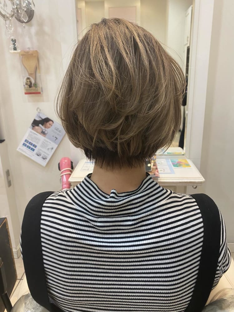 グラデーションカラーショートボブ ヘアカタログ Ash 北上尾店 浪川 智充 ヘアサロン 美容院 Ash オフィシャルサイト